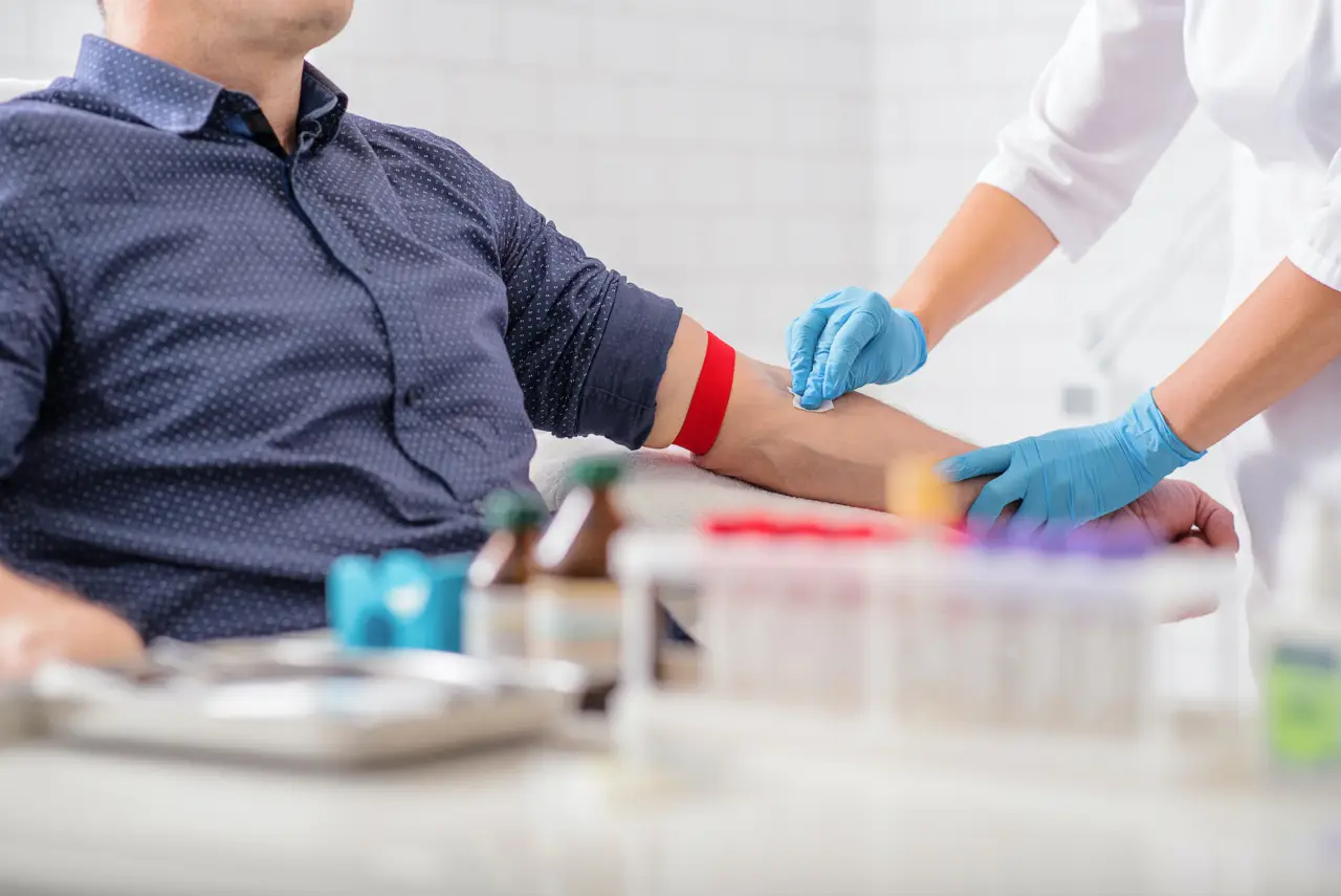 Attenzione a questi valori nel sangue: possono essere i primi segnali di un tumore